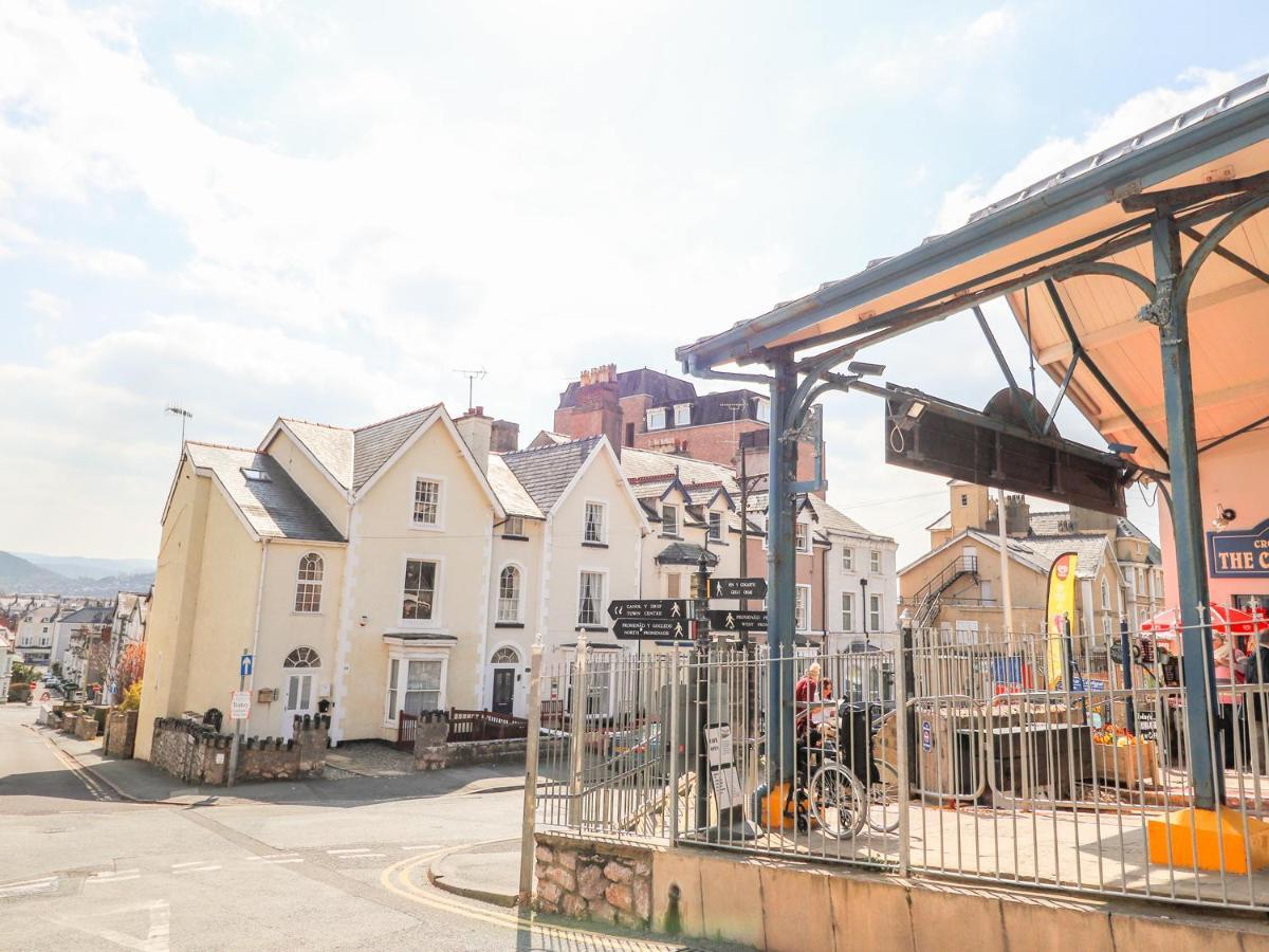 Tram View Διαμέρισμα Λαντούντνο Εξωτερικό φωτογραφία